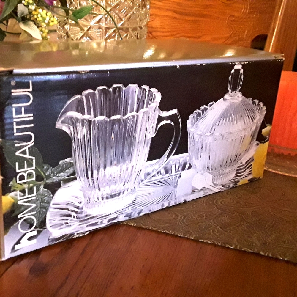 HOME BEAUTIFUL "TOWN HOUSE" CRYSTAL SUGAR/CREAMER